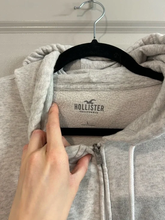 Hollister Light Gray Cropped Zip-Up Hoodie - Picture 3 of 4
